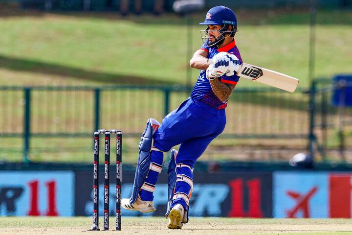 இதில் டாஸ் வென்ற இந்தியா முதலில் பந்து வீச முடிவு செய்தது. இதன்படி, களமிறங்கிய நேபாளம் அணி 48.2 ஓவரில் அனைத்து விக்கெட்டுகளையும் இழந்து 230 ரன்களை சேர்த்தது.