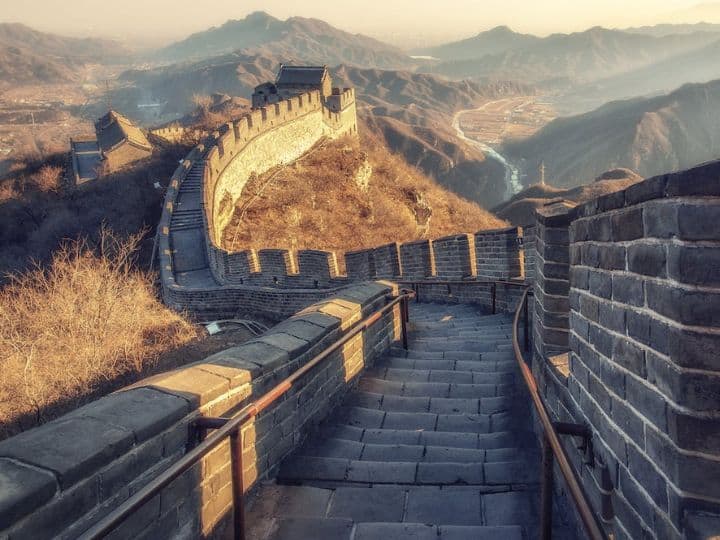 चीन में दो मजदूरों ने खोद डाली ‘ग्रेट वॉल ऑफ चाइना’, वजन जान रह जाएंगे हैरान