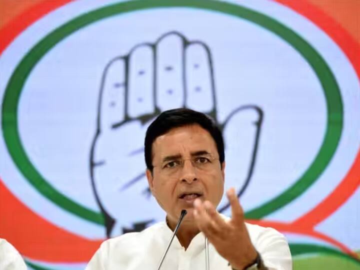 Haryana Congress Row Randeep Surjewala Selja Kumari Kiran Choudhry Complaint against Bhupinder Singh Hooda Group too Mallikarjun kharge हरियाणा कांग्रेस में फिर घमासान, हुड्डा गुट को लेकर रणदीप सुरजेवाला और कुमारी शैलजा ने खरगे से की शिकायत
