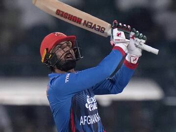 Mohammad Nabi Record: விஸ்வரூபம் காட்டிய முகமது நபி.. ஆப்கானிஸ்தான் அணிக்காக அதிவேக அரைசதம் விளாசி அசத்தல்..!