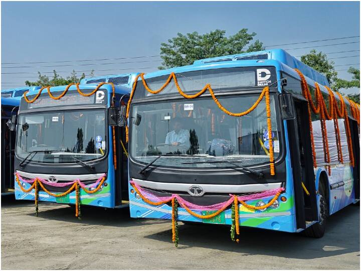 Kejriwal government launches 400 electric buses in Delhi a big gift for people ahead of the G 20 summit Delhi E-Buses: दिल्‍ली में शुरू हुई अत्‍याधुनिक सुविधाओं से लैस 400 इलेक्ट्रिक बसें, जानें इनमें क्‍या है ऐसा खास