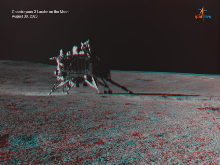 ISRO put out 3D anaglyph image of Chandrayaan 3 Vikram lander from south pole of Moon Chandrayaan 3 Mission: ISRO ने चंद्रमा की सतह की 3डी इमेज जारी की, आप भी देखें दिलचस्प नजारा