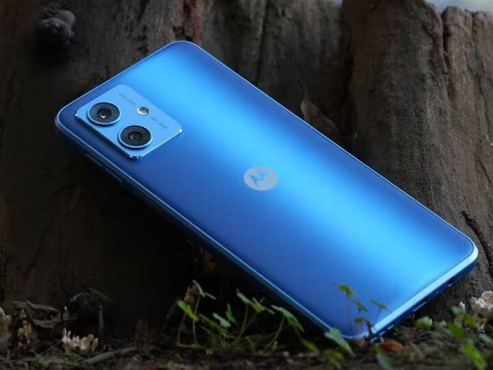Moto G54 માં તમને ડ્યૂઅલ કેમેરા સેટઅપ મળશે, જેમાં એક 50MP OIS કેમેરા છે અને બીજો 8MP અલ્ટ્રાવાઇડ કેમેરા છે. ફોનમાં 120Hz ના રિફ્રેશ રેટ સાથે 6.5 ઇંચની FHD Plus ડિસ્પ્લે હશે. આ સ્માર્ટફોન MediaTek Dimensity 7200 SOC સાથે આવે છે. સ્માર્ટફોનની કિંમત 22,000 રૂપિયાની આસપાસ હોઈ શકે છે.