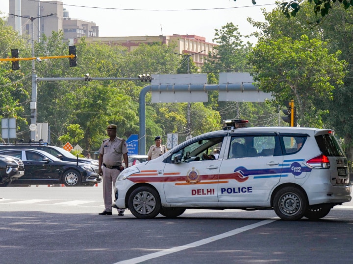 Delhi Traffic Advisory: दिल्ली-NCR में क्या खुलेगा और क्या रहेगा बंद? कहां से जाएं और कहां से नहीं, सभी सवालों के जवाब