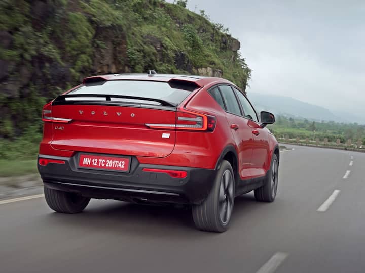 Deliveries will begin from September and Volvo will supply a 11kw AC charger wallbox and bookings can be done for Rs 1 lakh via the Volvo car India website. The C40 Recharge will compete with many luxury EVs notably the EV6 from Kia in this price range and the Ioniq 5 from Hyundai while SUVs like the EQB from Mercedes-Benz are priced slightly higher. (Image Source: Somnath Chatterjee)