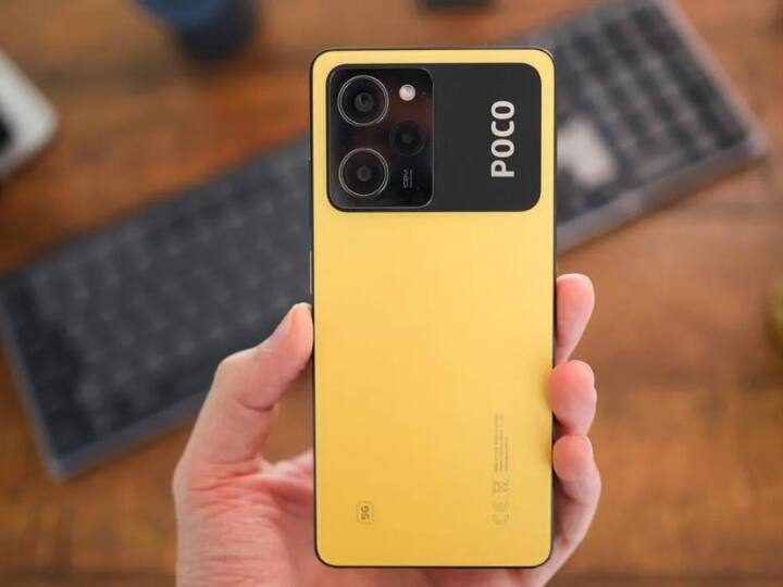 Poco X5 Pro: इस फोन की कीमत भी 19,999 रुपये है. इसमें आपको 6.67 इंच की फुल एचडी प्लस डिस्प्ले,5000 एमएएच की बैटरी और 108MP का कैमरा मिलता है. मोबाइल फोन को आप 6/128GB या 8/256GB में खरीद सकते हैं. फोन में Qualcomm Snapdragon 778G प्रोसेसर और 16MP का फ्रंट कैमरा मिलता है.