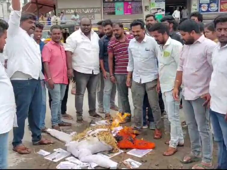 Effigy burning of preacher who announced price on Udayanidhi Stalin head உதயநிதி ஸ்டாலின் தலைக்கு விலை அறிவித்த சாமியார் உருவ பொம்மை எரிப்பு ; காவல் ஆணையாளரிடம் புகார் மனு