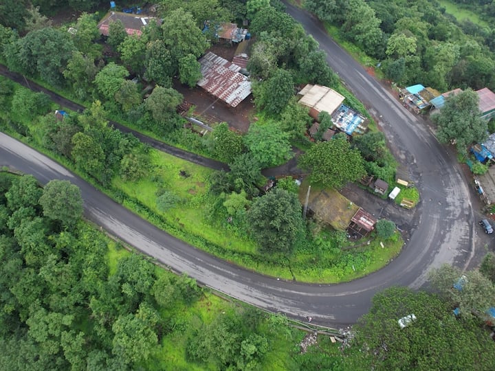 याच घाटातून चाकरमानी कित्येक वर्ष कोकणात जाण्यासाठी प्रवास करत आहे.