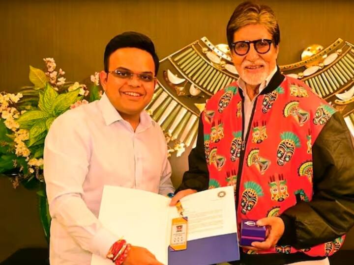 BCCI Secretary Jay Shah Presents World Cup Golden Ticket To Amitabh Bachchan BCCI Secretary Jay Shah Presents World Cup Golden Ticket To Amitabh Bachchan