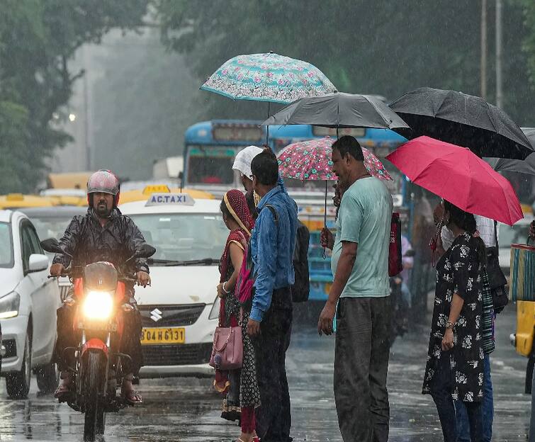 IMD Weather Update today 8 september 2023 heavey rain in delhi uttar pradesh and uttarakhand marathi news IMD Weather Update : विश्रांतीनंतर पुन्हा पाऊस सक्रिय, देशाच्या विविध भागात आज मुसळधार पावसाचा इशारा; वाचा हवामान विभागाचा अंदाज