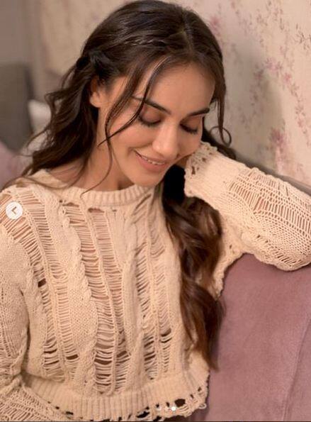 ਸੁਰਭੀ ਜੋਤੀ ਨੇ ਲੇਟੈਸਟ ਤਸਵੀਰਾਂ 'ਚ ਦਿਖਾਇਆ ਕਿਊਟ ਅੰਦਾਜ਼