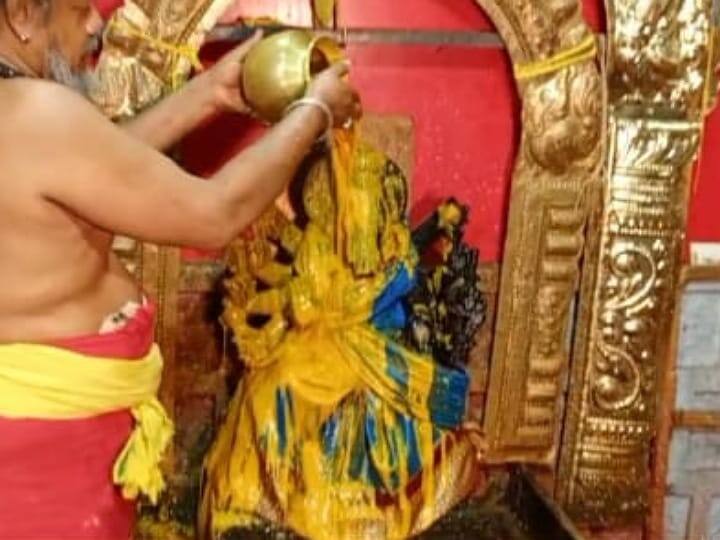 Special Abhishekam for Swami on the occasion of Panchami Tithi at Varagi Amman Temple TNN கரூரில் வராகி அம்மன் ஆலயத்தில் பஞ்சமி திதியை முன்னிட்டு சாமிக்கு சிறப்பு அபிஷேகம்