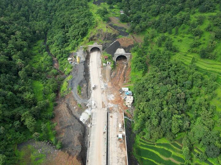 याच मार्गिकेवरुन गणेशोत्सवाच्या आधी हलक्या वाहतूक वाहनांची वाहतूक सुरु करण्यात येणार आहे.