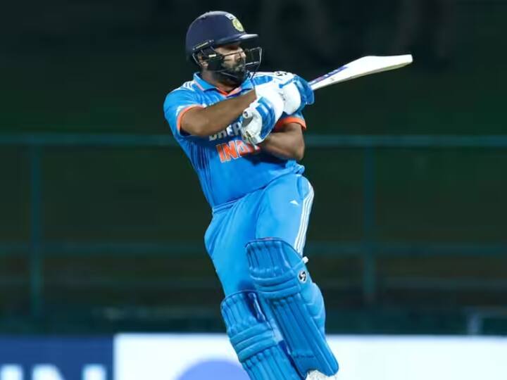 ਭਾਰਤੀ ਟੀਮ ਬੱਲੇਬਾਜ਼ੀ ਦੇ ਨਾਲ-ਨਾਲ ਗੇਂਦਬਾਜ਼ੀ 'ਚ ਵੀ ਕਮੀ ਹੈ। ਪਾਕਿਸਤਾਨ ਖਿਲਾਫ ਹੋਏ ਆਖਰੀ ਮੈਚ 'ਚ ਟੀਮ ਇੰਡੀਆ ਦਾ ਟਾਪ ਬੱਲੇਬਾਜ਼ੀ ਕ੍ਰਮ ਬੁਰੀ ਤਰ੍ਹਾਂ ਫਲਾਪ ਹੋ ਗਿਆ। ਭਾਰਤ ਨੂੰ ਇੱਥੇ ਸੁਧਾਰ ਦੀ ਲੋੜ ਹੈ। ਰੋਹਿਤ ਸ਼ਰਮਾ ਅਤੇ ਸ਼ੁਭਮਨ ਨੂੰ ਟੀਮ ਲਈ ਚੰਗੀ ਪਾਰੀ ਖੇਡਣੀ ਹੋਵੇਗੀ। ਵਿਰਾਟ ਕੋਹਲੀ ਵੀ ਕੁਝ ਖਾਸ ਨਹੀਂ ਕਰ ਸਕੇ। ਉਨ੍ਹਾਂ ਨੂੰ ਪਾਕਿਸਤਾਨੀ ਗੇਂਦਬਾਜ਼ਾਂ ਨੂੰ ਵੀ ਤੋੜਨ ਦੀ ਲੋੜ ਹੈ।