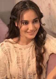 Surbhi Jyoti: ਸੁਰਭੀ ਜੋਤੀ ਨੇ ਲੇਟੈਸਟ ਤਸਵੀਰਾਂ 'ਚ ਦਿਖਾਇਆ ਅਜਿਹਾ ਅੰਦਾਜ਼, ਫੋਟੋਆਂ ਦੇਖ ਕੇ ਦੀਵਾਨੇ ਹੋ ਗਏ ਫੈਨਜ਼