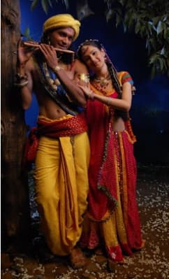 कहानी हमारे महाभारत की शो में मृणाल जैन श्रीकृष्णा छवि में मुरली बजाते दिखे. फैंस उनकी इस छवि पर  मंत्रमुग्ध हो गए थे.