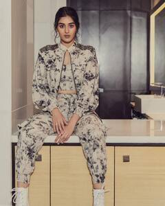 Sakshi Vaidya : బ్యాక్ టు బ్యాక్ డిజాస్టర్లు వచ్చాయ్ - పవన్ కళ్యాణ్‌తో సినిమా ఉందనే ధైర్యమా!