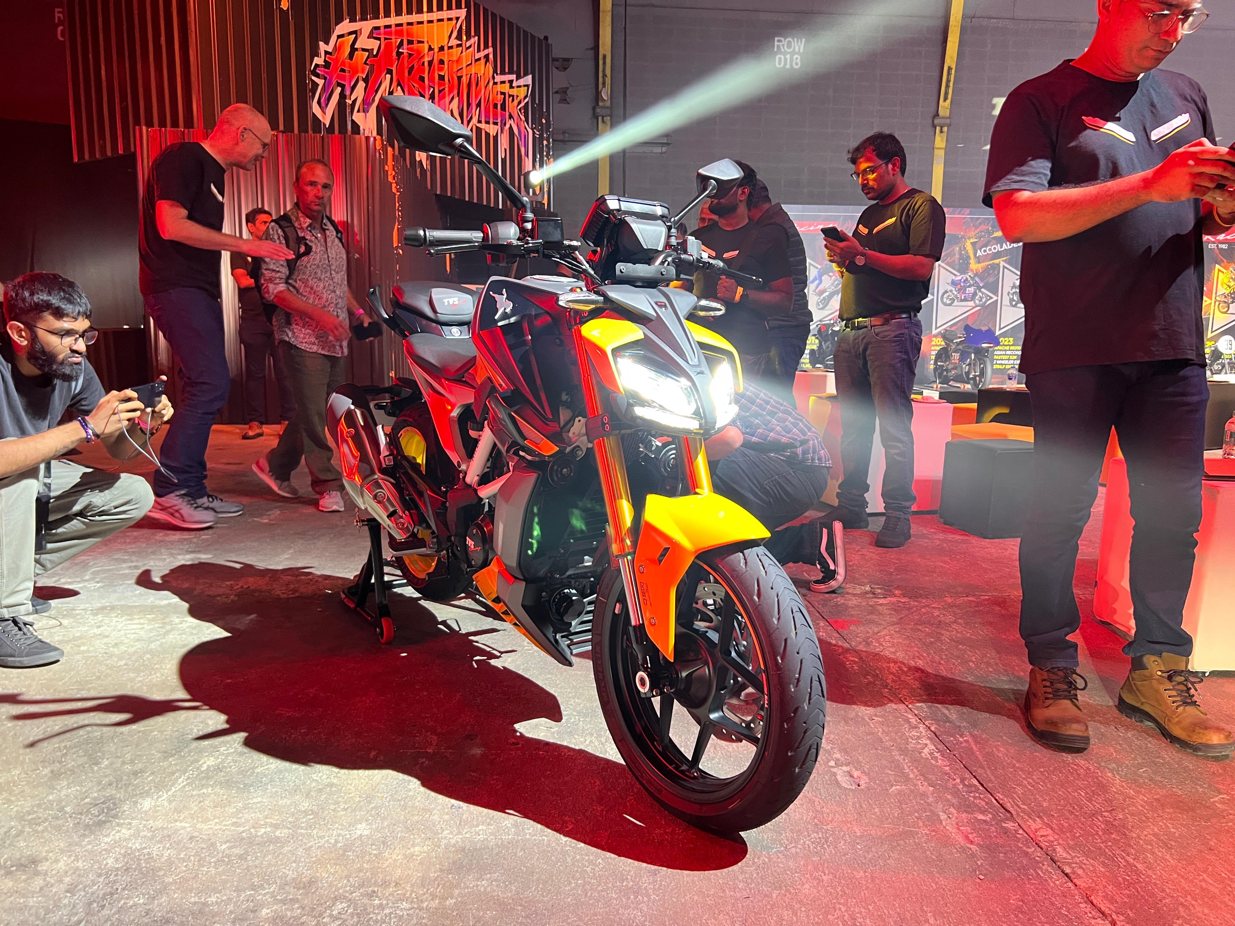 भारतीय बाजार में लॉन्च हुई TVS Apache RTR 310 स्पोर्ट्स बाइक, जानें किन खास फीचर्स से है लैस