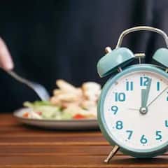 Health Tips : উপবাসের সময় এই ফল ও পানীয় খাওয়া-পান করা উচিত নয়, ক্ষতি হতে পারে স্বাস্থ্যের !