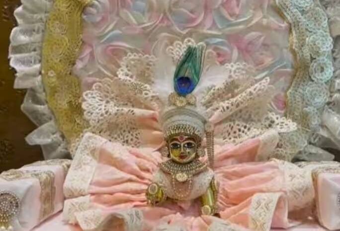 વર્ષ 2023માં જન્માષ્ટમીનો તહેવાર 2 દિવસ મનાવવામાં આવશે. કેટલાક લોકો આ તહેવાર 6 સપ્ટેમ્બર એટલે કે બુધવારે ઉજવશે, જ્યારે કેટલાક લોકો 7 સપ્ટેમ્બરે આ તહેવાર ઉજવશે.