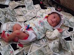 जबलपुर में बेटी के जन्म पर मनाया ऐसा जश्न कि हर तरफ हो रही तारीफ, ढोल-नगाड़ों से किया स्वागत