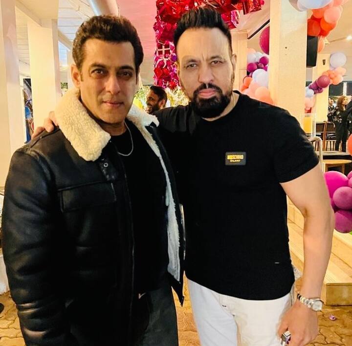 बताया जाता है कि 1995 में सोहेल खान ने सलमान के विदेशी टूर के लिए शेरा की कंपनी की सर्विस मांगी थी. इसके बाद सोहेल ने एक बार शेरा को ऑफिस बुलाया था और इस दौरान उन्होंने शेरा से कहा कि 'तू ही सलमान भाई के साथ बाहर शोज पर सिक्योरिटी के लिए जाया करेगा.'