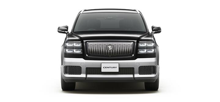 सेंचुरी एसयूवी में ट्विन स्ट्राइप एलईडी और ड्यूल-टोन पेंट मिलता है, जो दिखने में ज्यादा शानदार और अन्य लक्जरी एसयूवी की ही तरह है. ये एसयूवी लगभग 5.2 मीटर लंबी है, जिसकी वजह से यह लैंड क्रूजर की तरह दिखती है.