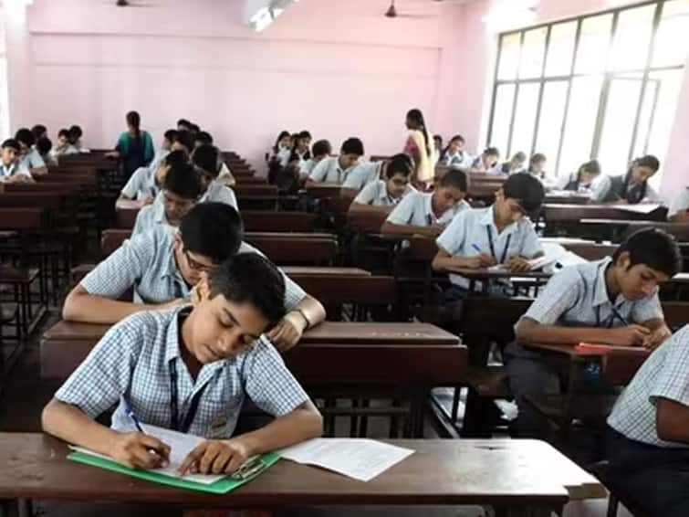 Class X and XII students in Karnataka can now attempt three annual exams Karnataka: కర్ణాటక స్టూడెంట్స్‌కు సూపర్ న్యూస్, ఏకంగా మూడు సార్లు పబ్లిక్ పరీక్షలు