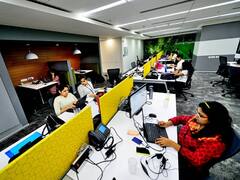 व्हाइट कॉलर जॉब और ब्लू कॉलर जॉब में से किस में मिलती है हाई सैलरी, जानें कौन से वर्कर हैं आप