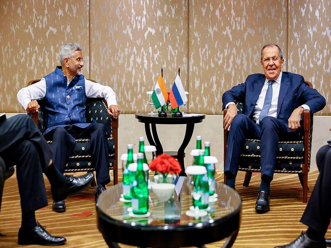 EAM Jaishankar Meets Russian Foreign Minister Lavrov In Indonesia, Discusses G20 Issues EAM Jaishankar Meets Russian Foreign Minister Lavrov In Indonesia, Discusses G20 Issues EAM Jaishankar Meets Russian Foreign Minister Lavrov In Indonesia, Discusses G20 Issues