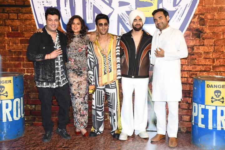 'ફુકરે 3'નું ટ્રેલર લોન્ચિંગ ઈવેન્ટ મુંબઈમાં યોજાઈ હતી. જેમાં ફિલ્મની આખી ટીમ પહોંચી હતી. જેની તસવીરો હવે સામે આવી છે.