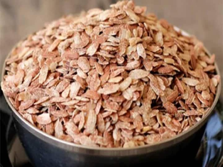 Red Flattened Rice: சிவப்பு அவலில் நிறைய சத்துக்கள் நிறைந்துள்ளது. இதனை உட்கொண்டால் உடலுக்கு பல நன்மைகள் கிடைக்கும்.