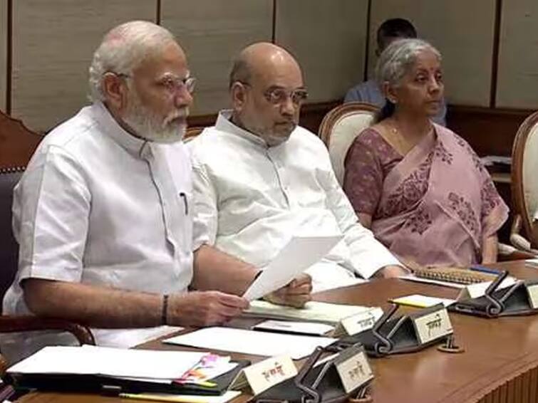 prime minister modi chaired union cabinet meeting today Cabinet Meeting: பிரதமர் மோடி தலைமையில் இன்று மத்திய அமைச்சரவை கூட்டம்.. குறைகிறது பெட்ரோல், டீசல் விலை?