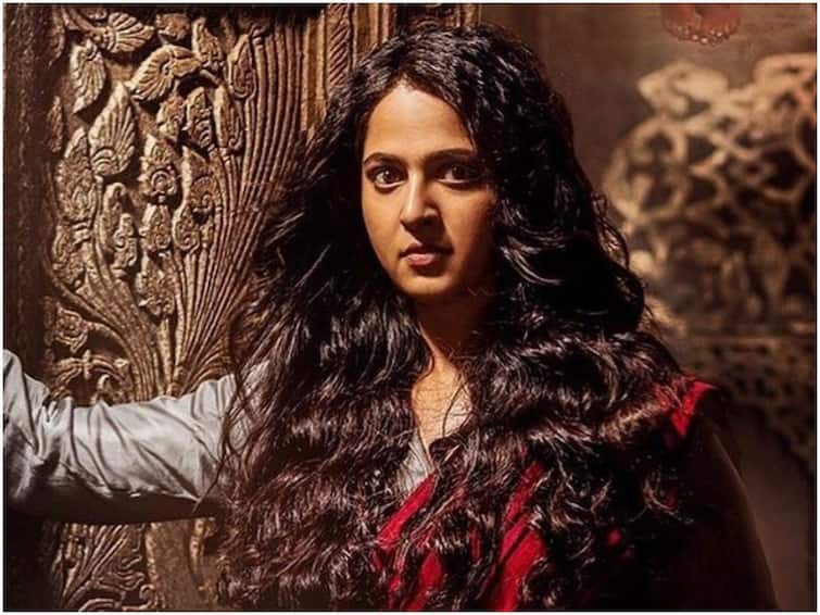 Is Anushka Shetty plays antagonist in her first Malayalam film Kathanar the wild sorcerer Anushka As Villain : కెరీర్‌లో ఫస్ట్ టైమ్ విలన్‌గా నటిస్తున్న అనుష్క - ఆ సినిమాలో ఆమె రోల్ అదేనా?