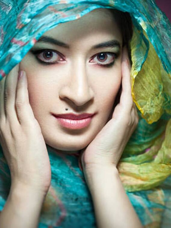 மச்சங்களும் அதன் பலன்களும்..பெண்களை பற்றி மச்ச சாஸ்திரம் சொல்வது இதுதான்!