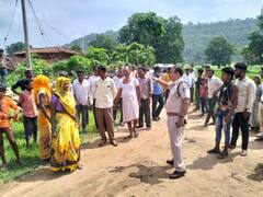 सिंगरैली में मानसिक बीमार अधेड़ ने बीच सड़क महिला को कुल्हाड़ी से काटकर मार डाला, ग्रामीणों ने घेरकर पकड़ा