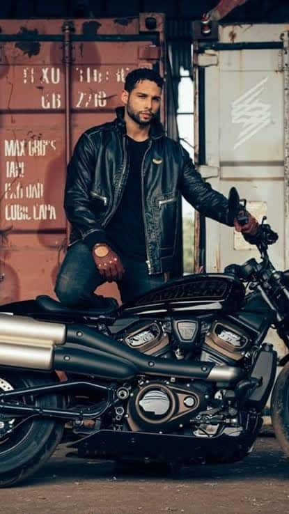 Leather Jacket Looks Of Bollywood Actors That You Can Try This Festive ...