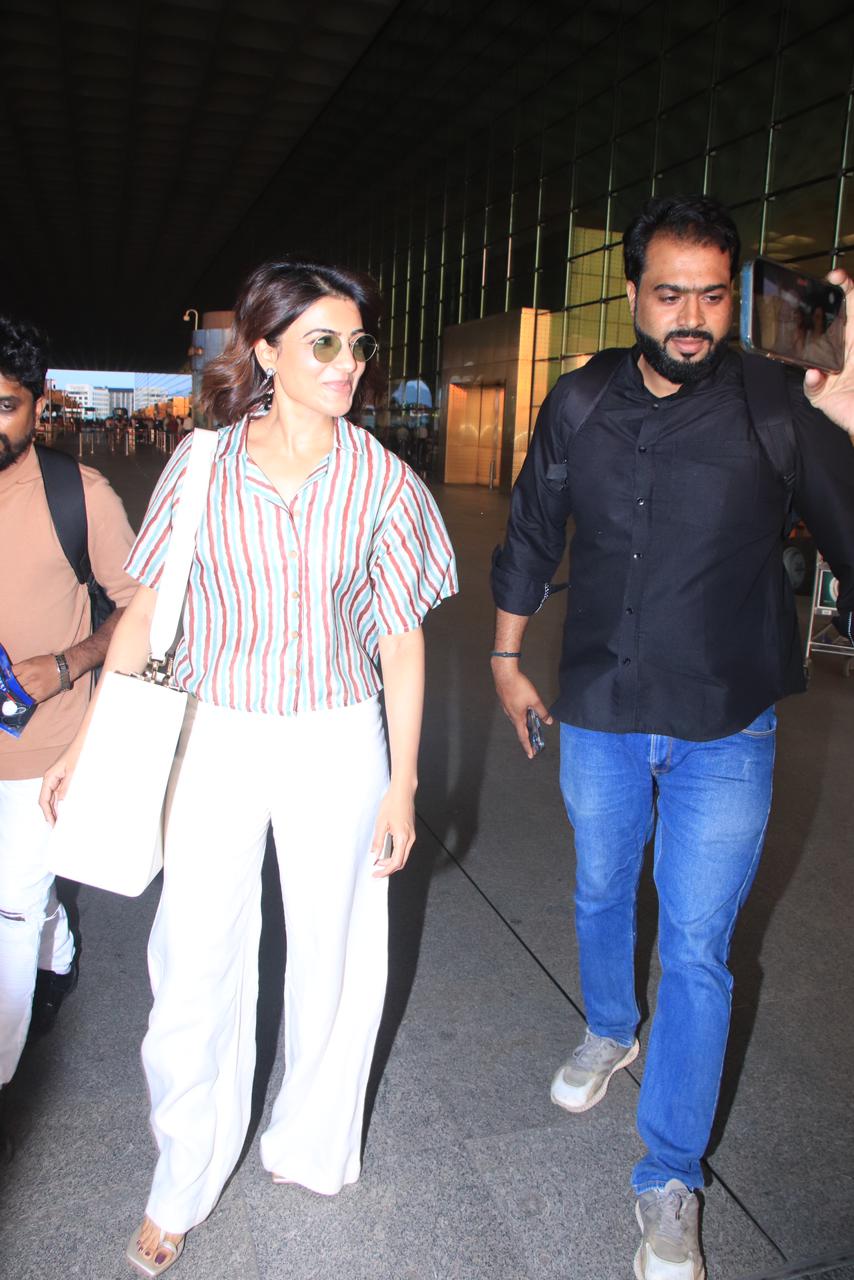 Samantha Ruth Prabhu Is All Smiles As She Jets Off To New York With Her  Mom, Snaps Pics With Fans At Airport