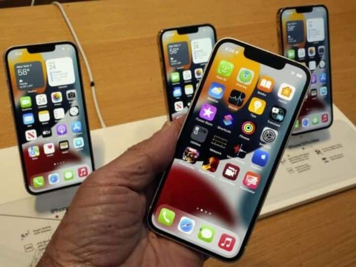 China Bans Apple iPhone Foreign Brand Smartphones For Government Officials China Ban Apple iPhone: चीन ने आईफोन पर लगाया बैन, किस 'डर' की वजह से लिया फैसला?