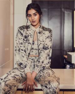 Sakshi Vaidya : బ్యాక్ టు బ్యాక్ డిజాస్టర్లు వచ్చాయ్ - పవన్ కళ్యాణ్‌తో సినిమా ఉందనే ధైర్యమా!