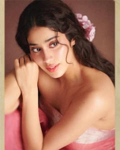 Janhvi Kapoor Looks Like A Painting In A Pink Saree; See Pics