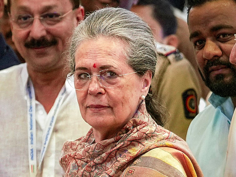 Sonia Gandhi Writes To PM Modi Raises 9 Issues For Discussion In Special Parliament Session Sonia Writes To PM Modi, Raises 9 Issues For Discussion In Special Parliament Session