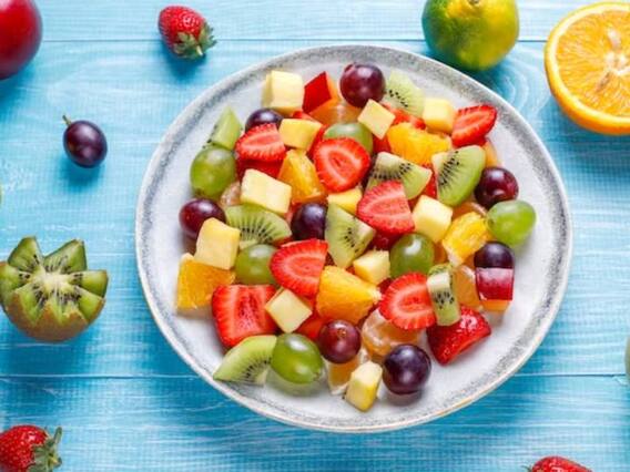 Vrat Fruit Salad: फ्रूट सैलेद के शौकीन हैं तो घर पर बनाएं ये आसान सी रेसिपी, बनाना है बेहद आसान