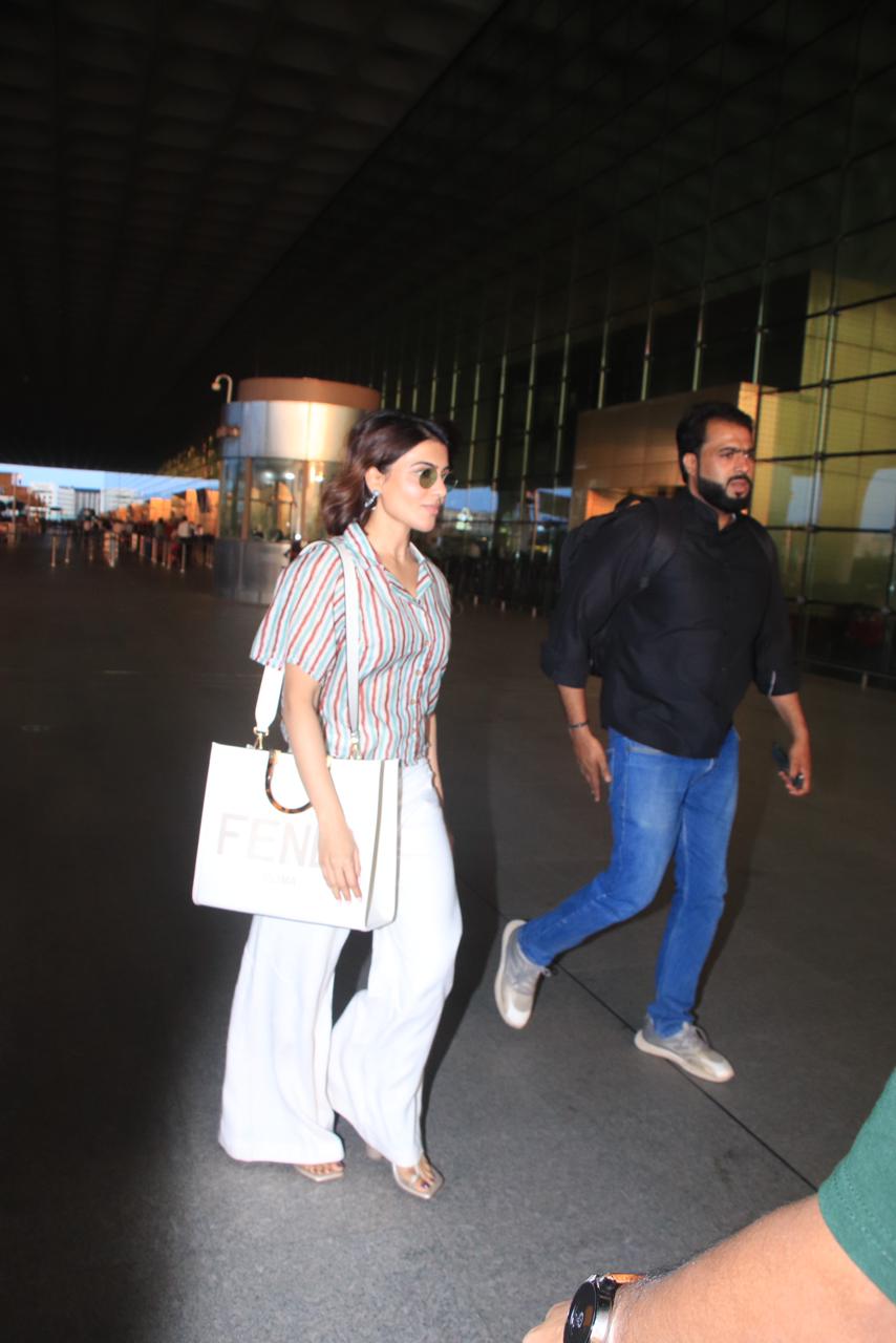 Events - Spotted Samantha At Mumbai Airport Movie Launch and Press Meet  photos, images, gallery, clips and actors actress stills 