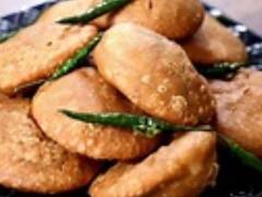 Khasta Kachodi Recipe: शाम के स्नैक्स में बनाएं खस्ता कचौरी, बच्चों से लेकर बड़ों तक को आएगा खूब पसंद