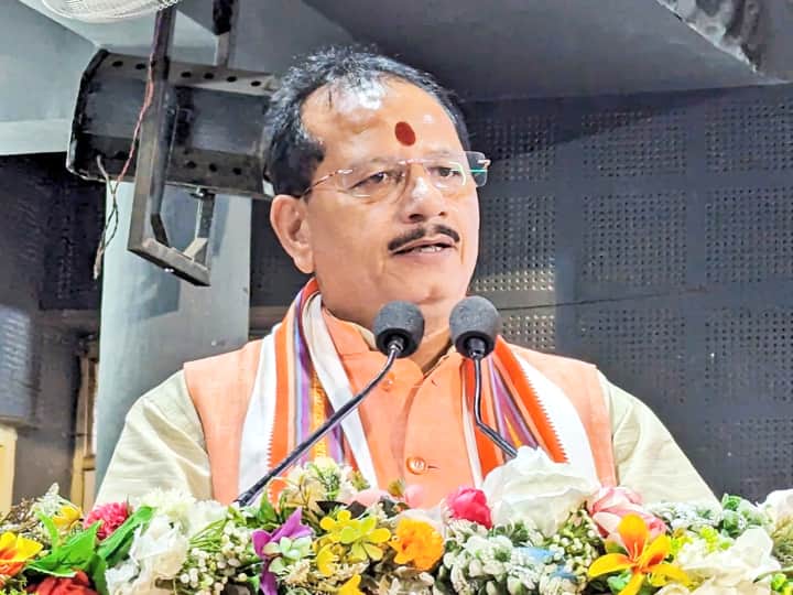 BJP leader Vijay Kumar Sinha attacked Nitish Kumar and Rahul Gandhi on India or Bharat issue India or Bharat Issue पर विजय सिन्हा के निशाने पर 'इंडिया' गठबंधन, बोले- विपक्ष को नहीं है हिन्दुओं की भावनाओं का कद्र