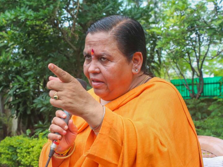 Uma Bharti says will contest Lok Sabha Election 2024 Angry with party decision On not invited in Jan Ashirwad Yatra 'मुझे कोई किनारे नहीं लगा सकता, लड़ूंगी 2024 चुनाव,' पार्टी से दरकिनार किए जाने के सवाल पर बोलीं उमा भारती