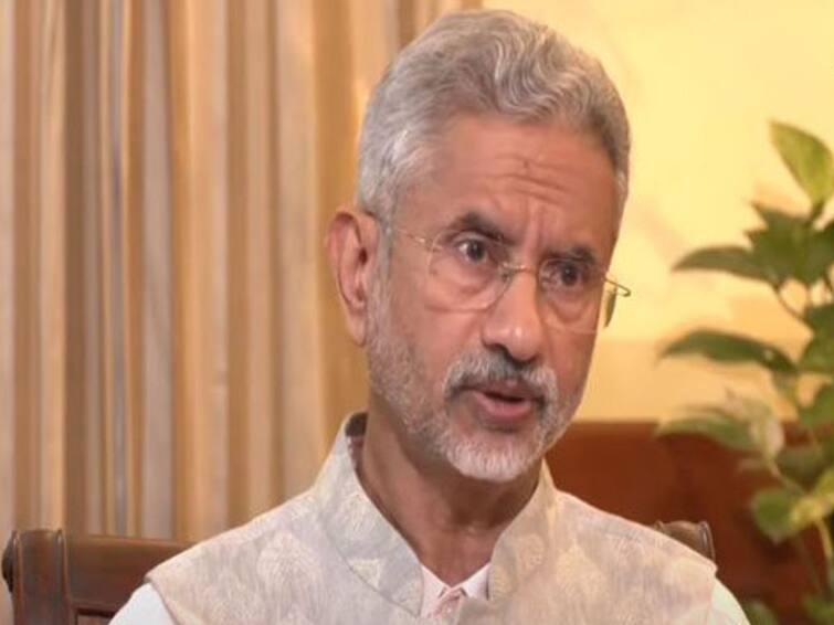 External Affairs Minister S Jaishankar Clarifies on G20 Invitation Cards, Says 'India, that is Bharat in Constitution' ఓసారి రాజ్యాంగం చదవండి, అందులో 