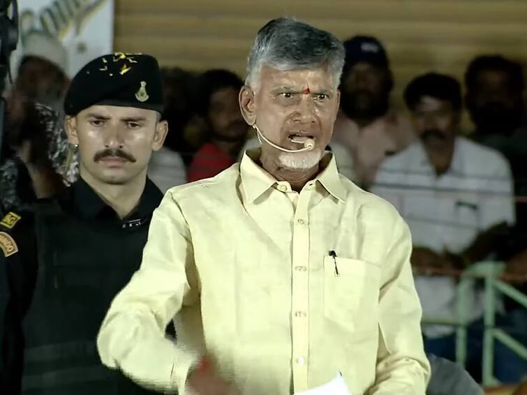 Chandrababu slams cm ys jagan, Minister Ushasri charan in kalyana durgam of Anantapuram Chandrababu: అప్పుడు ముద్దులు, ఇప్పుడు పిడిగుద్దులు - కల్యాణదుర్గంలో చంద్రబాబు ధ్వజం