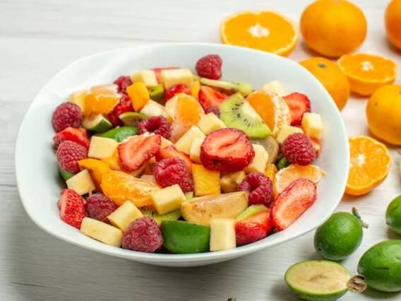 Vrat Fruit Salad: फ्रूट सैलेद के शौकीन हैं तो घर पर बनाएं ये आसान सी रेसिपी, बनाना है बेहद आसान